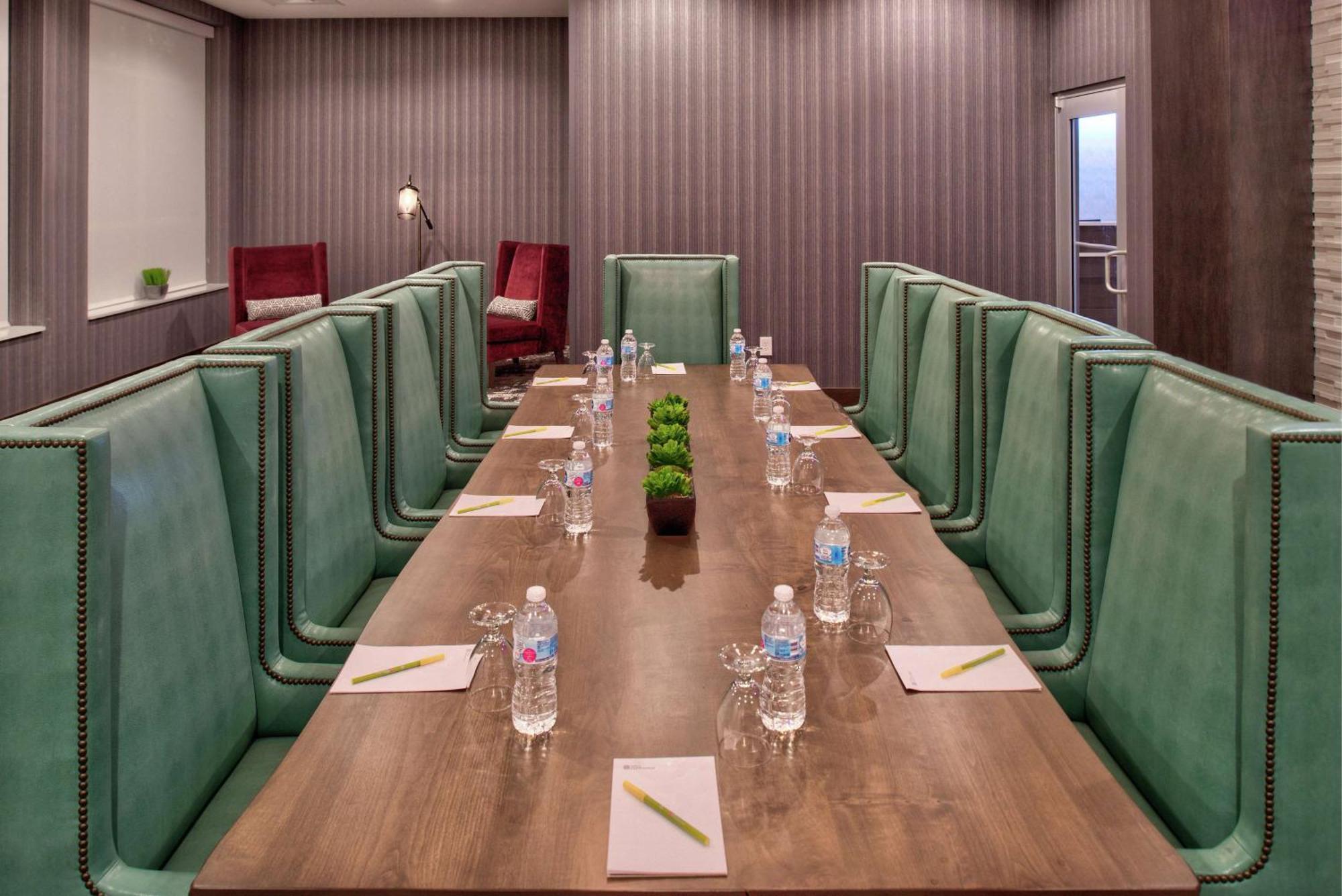 Hilton Garden Inn Little Rock Downtown Экстерьер фото