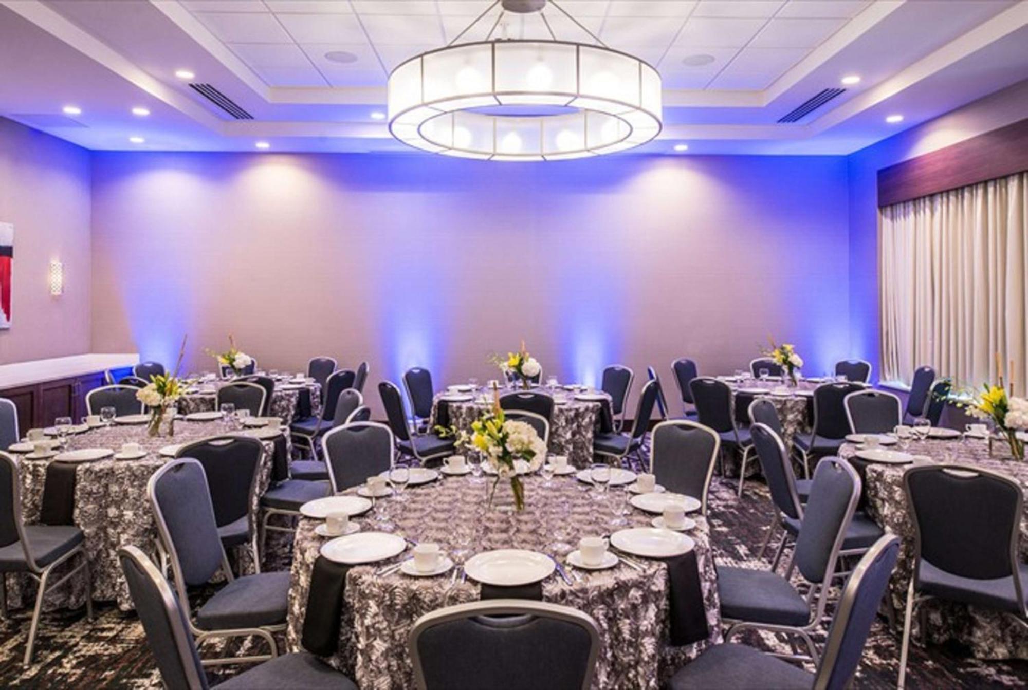 Hilton Garden Inn Little Rock Downtown Экстерьер фото