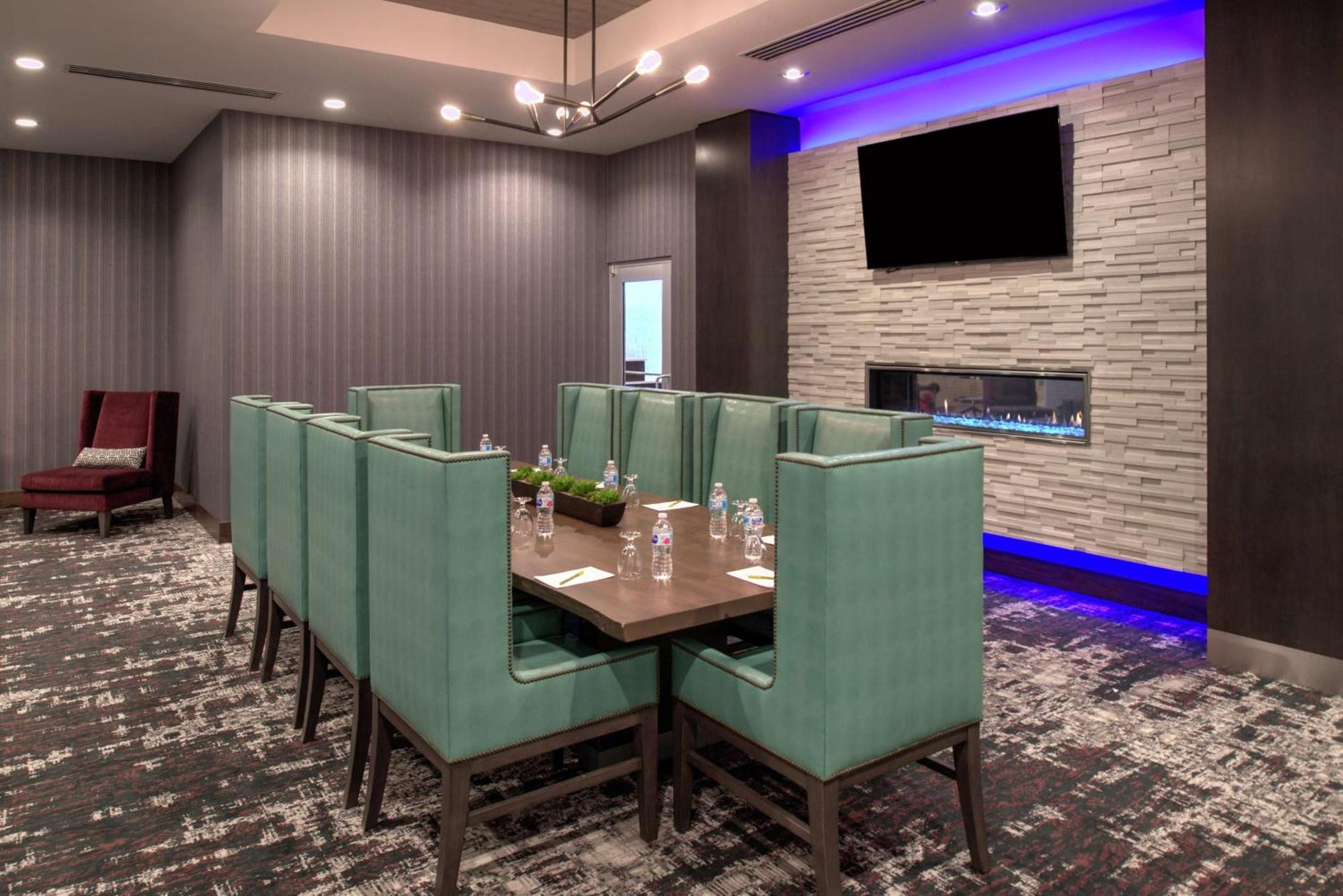 Hilton Garden Inn Little Rock Downtown Экстерьер фото