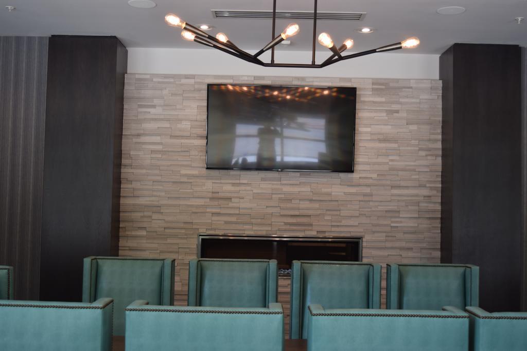Hilton Garden Inn Little Rock Downtown Экстерьер фото