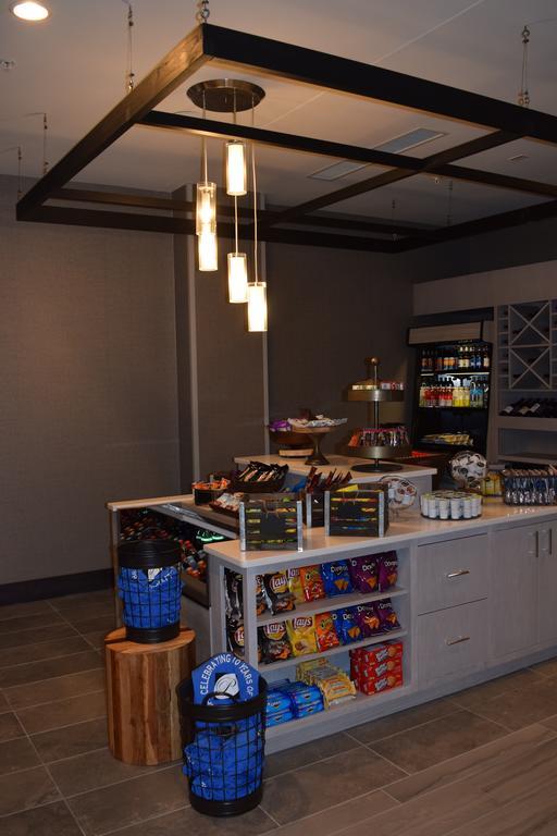 Hilton Garden Inn Little Rock Downtown Экстерьер фото