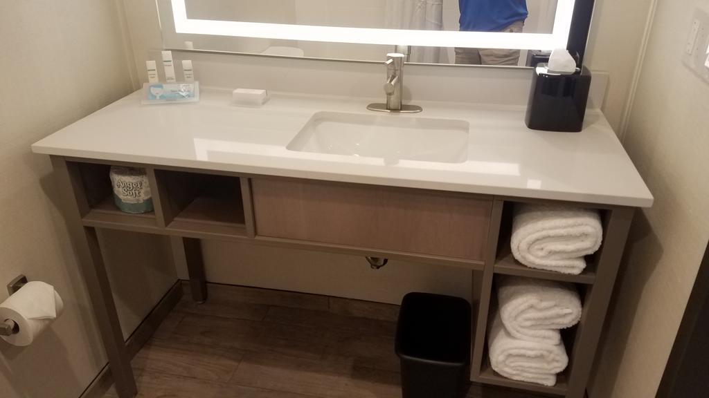 Hilton Garden Inn Little Rock Downtown Экстерьер фото